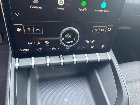 Certified 2025 GMC Terrain Elevation image 26