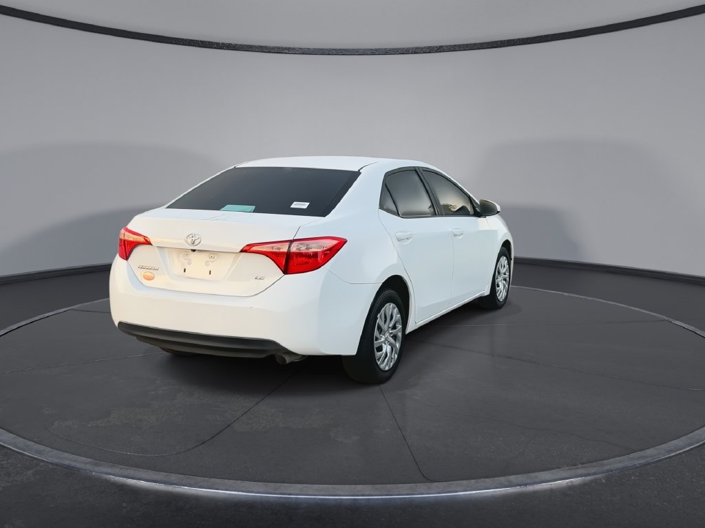 Used 2018 Toyota Corolla LE FWD image 8