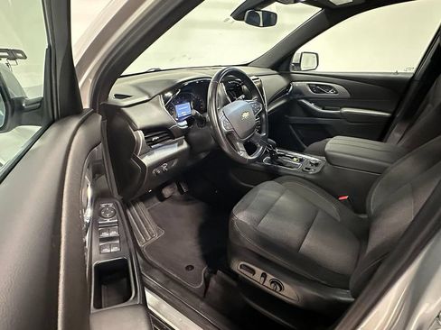Used 2022 Chevrolet Traverse LT FWD image 21