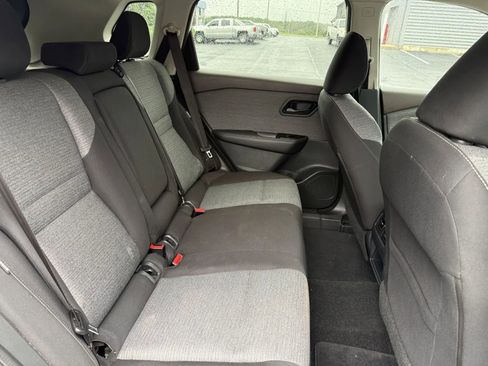 Used 2021 Nissan Rogue S FWD image 11