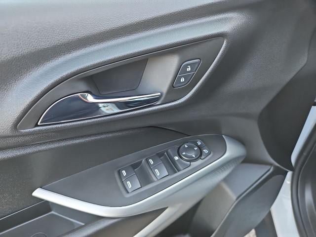 New 2026 Chevrolet Trax LS w/ LS Convenience Package FWD image 22