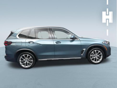 Used 2025 BMW X5 xDrive40i AWD/4WD image 3