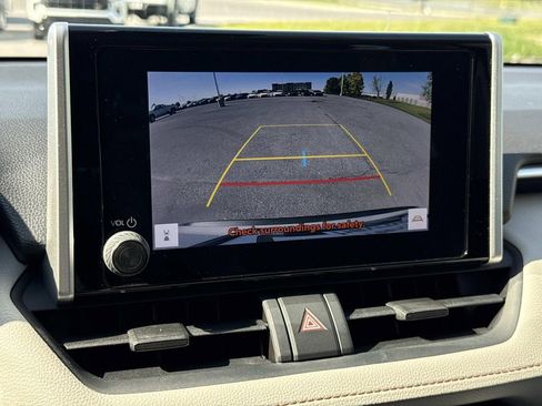 Used 2023 Toyota RAV4 XLE AWD/4WD image 5