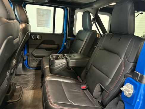 Used 2024 Jeep Wrangler Unlimited Rubicon AWD/4WD image 16