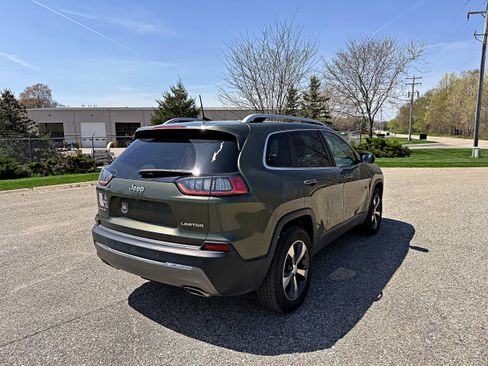 Used 2019 Jeep Cherokee Limited AWD/4WD image 9