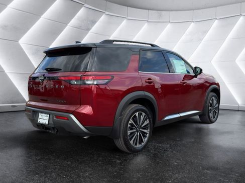 New 2026 Nissan Pathfinder Platinum image 9