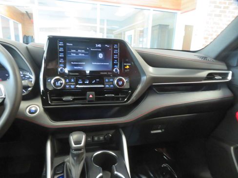 Used 2021 Toyota Highlander XSE image 41