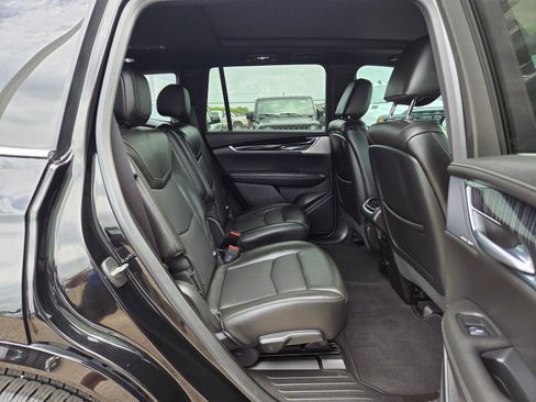 Used 2023 Cadillac XT6 Premium Luxury w/ Technology Package FWD image 19