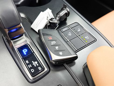 Used 2025 Lexus UX 300h FWD w/ Accessory Package (Z1) image 36