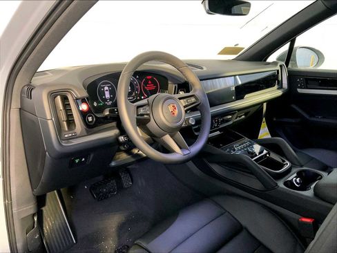 New 2026 Porsche Cayenne image 4