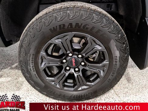 Used 2025 GMC Canyon Elevation w/ Convenience Package AWD/4WD image 10