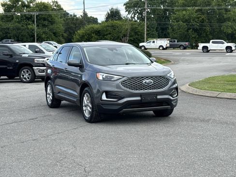 Used 2024 Ford Edge SEL AWD/4WD image 3