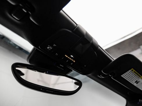 Used 2015 Porsche 911 Turbo image 47