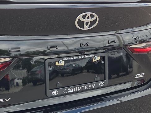 Used 2025 Toyota Camry SE FWD image 27