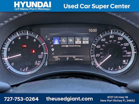 Used 2024 Toyota Highlander LE image 41