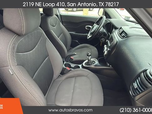 Used 2018 Kia Soul FWD image 29