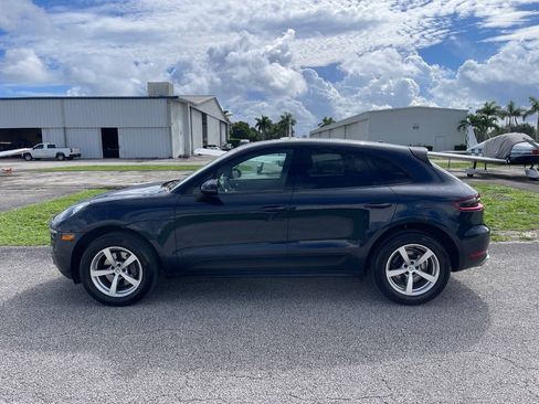 Used 2018 Porsche Macan AWD/4WD image 29