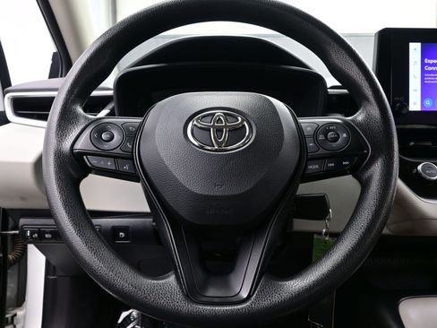 Used 2025 Toyota Corolla LE image 21