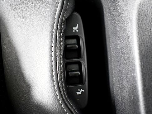 Used 2013 Nissan 370Z Touring w/ Sport Pkg image 19