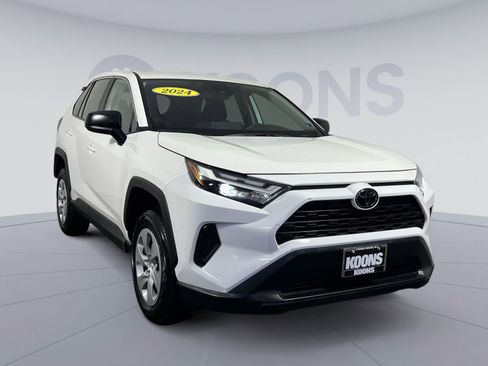 Used 2024 Toyota RAV4 LE image 10