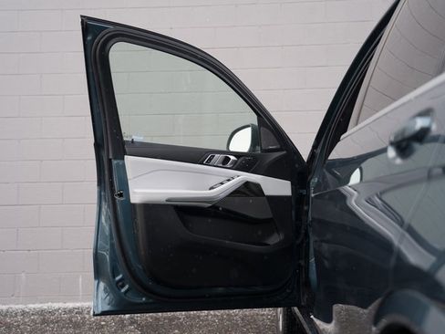 Used 2023 BMW X7 xDrive40i w/ Premium Package image 15