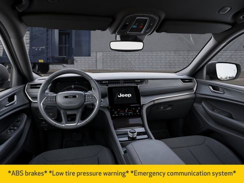 New 2026 Jeep Grand Cherokee Laredo image 4