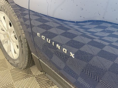 Used 2021 Chevrolet Equinox LT image 18