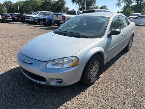 Used 2002 Chrysler Sebring LX FWD image 4