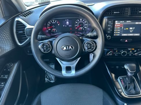 Used 2021 Kia Soul LX image 16