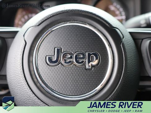 Used 2024 Jeep Wrangler Unlimited AWD/4WD image 26
