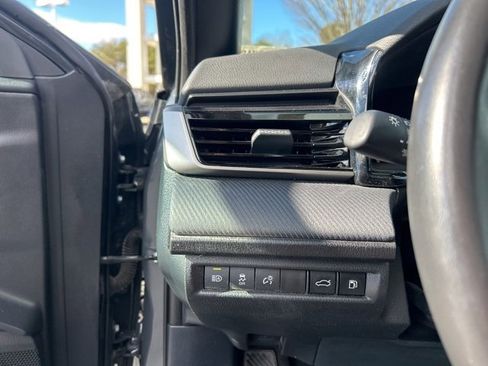 Used 2025 Toyota Camry SE image 25