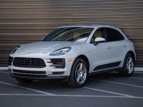 Certified 2020 Porsche Macan S AWD/4WD image 1