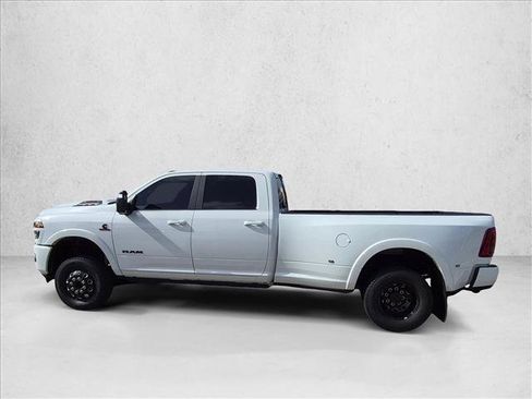 Used 2025 RAM 3500 Limited AWD/4WD image 5