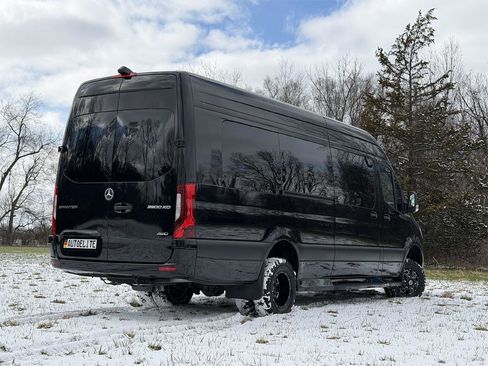 Used 2024 Mercedes-Benz Sprinter 3500 image 12