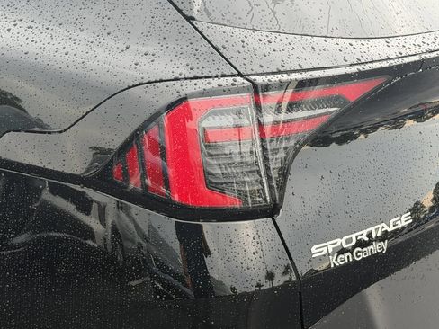 New 2026 Kia Sportage LX FWD image 11