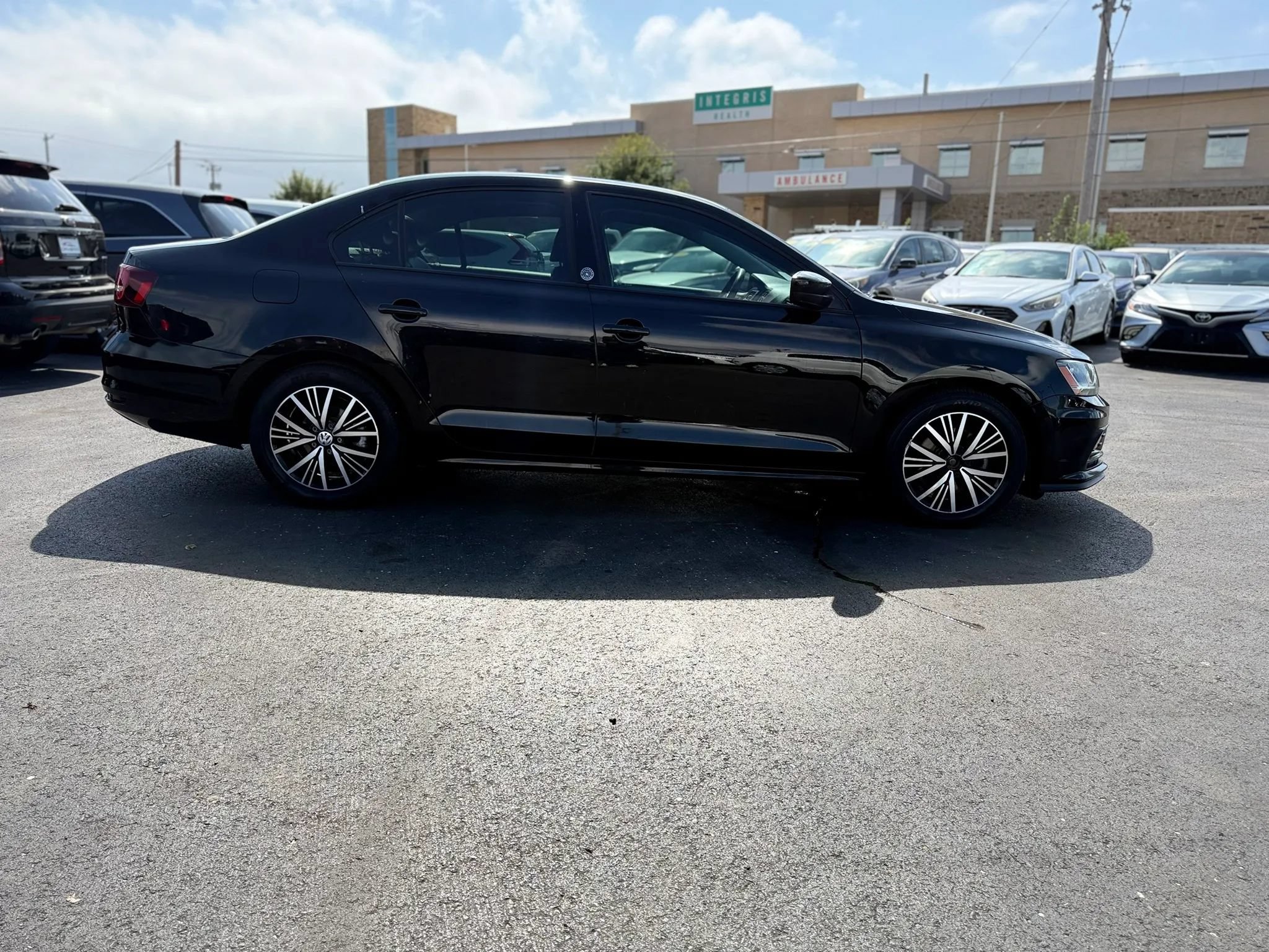 Used 2018 Volkswagen Jetta Wolfsburg Edition FWD image 2