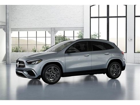 New 2025 Mercedes-Benz GLA 250 4MATIC image 37