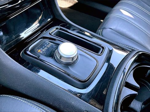 Certified 2021 Chrysler 300 S image 30