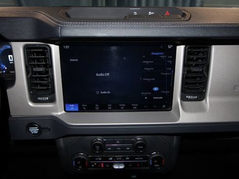Used 2025 Ford Bronco Outer Banks AWD/4WD image 14