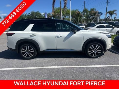 Used 2024 Nissan Pathfinder Platinum image 8