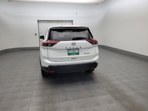 Used 2024 Nissan Rogue SV AWD/4WD image 6