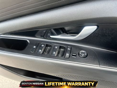 Used 2022 Hyundai Elantra Blue FWD image 12