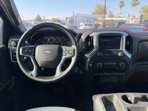 Used 2020 Chevrolet Silverado 1500 LT AWD/4WD image 23