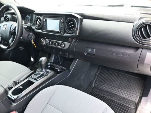 Used 2019 Toyota Tacoma SR w/ SR Convenience Package image 9
