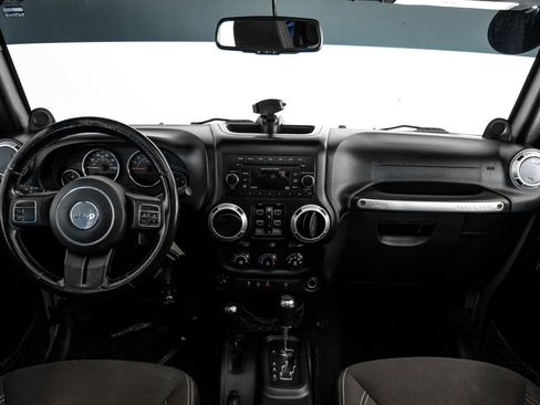 Used 2014 Jeep Wrangler Unlimited Rubicon w/ Max Tow Package image 12