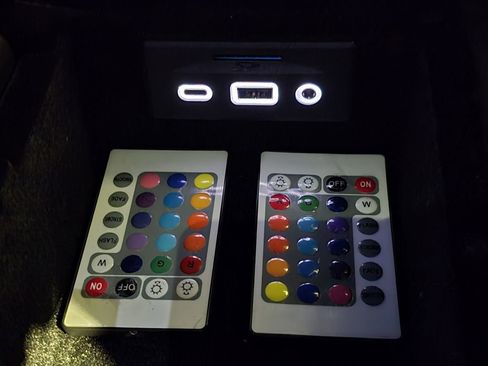 Used 2020 Chevrolet Corvette Stingray Coupe w/ Engine Appearance Package image 26