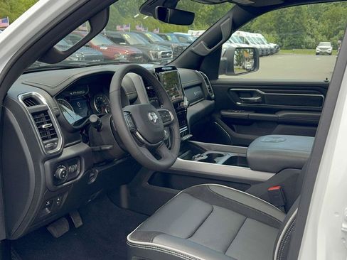 Used 2025 RAM 1500 Laramie w/ Sport Appearance Package AWD/4WD image 29