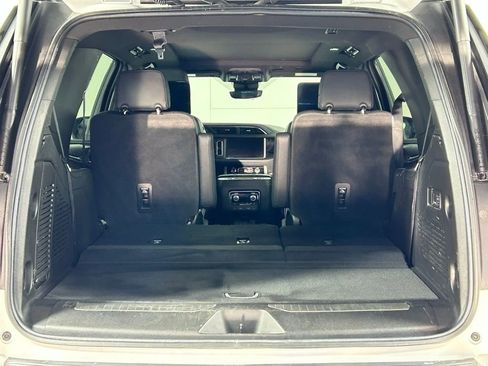 Used 2024 GMC Yukon Denali w/ Denali Reserve Package image 12