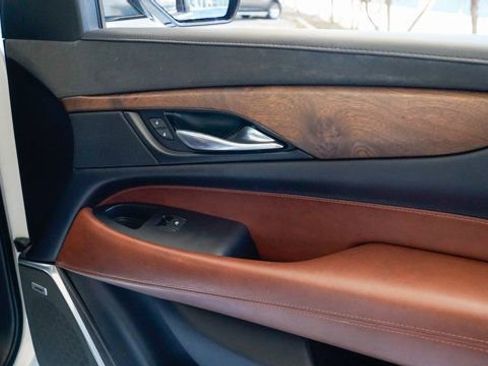 Used 2019 Cadillac Escalade ESV Premium Luxury image 76