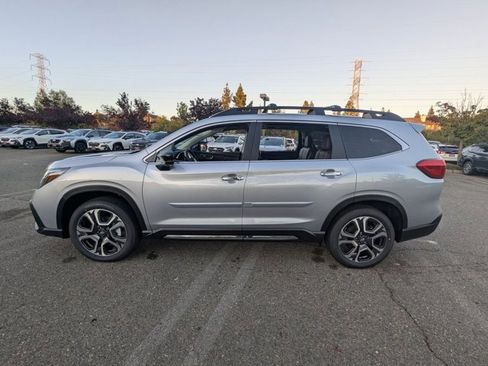 Used 2025 Subaru Ascent Touring AWD/4WD image 5